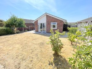 Pyefleet Close- click for photo gallery